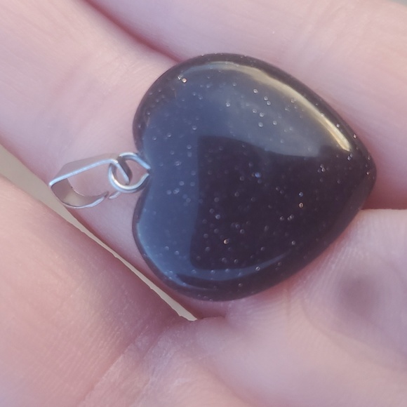 New Blue Sunstone Sandstone Heart Shaped Pendant. - Picture 16 of 16